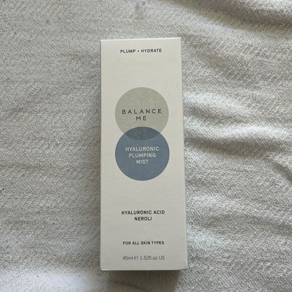 Balance Me | Hyaluronic Plumping Mist - Picture 2 of 7